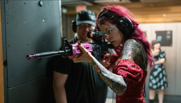 Machine Guns Vegas: Femme Fatale
